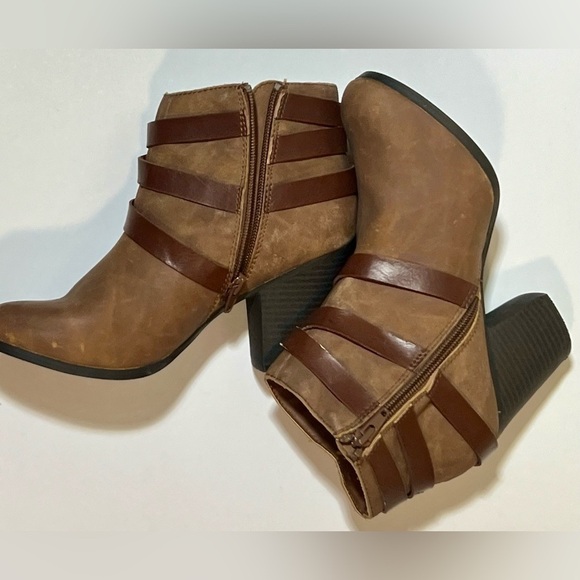 NEW WITHOUT TAGS FADED GLORY BROWN LEATHER ANKLE BOOTS - Picture 4 of 9